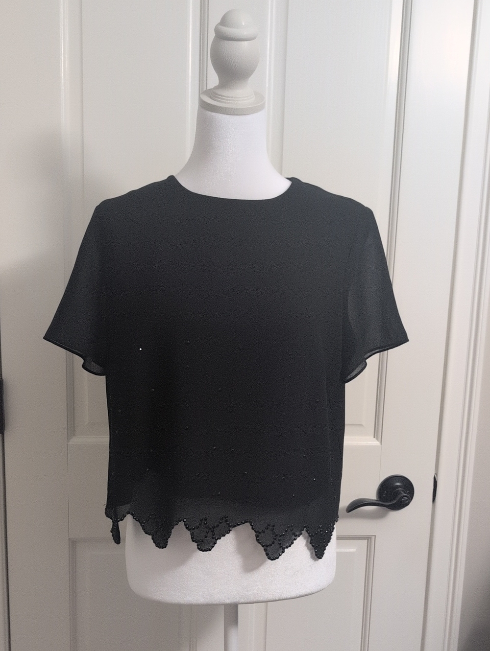 Ronni Nicole Black Short Sleeve Top with Scalloped Lace Hem Medium